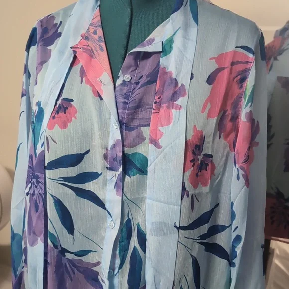 Top - Picture 6 of 11